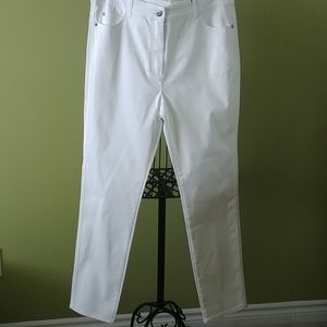 White Women's Jeans - Classic Straight Fit